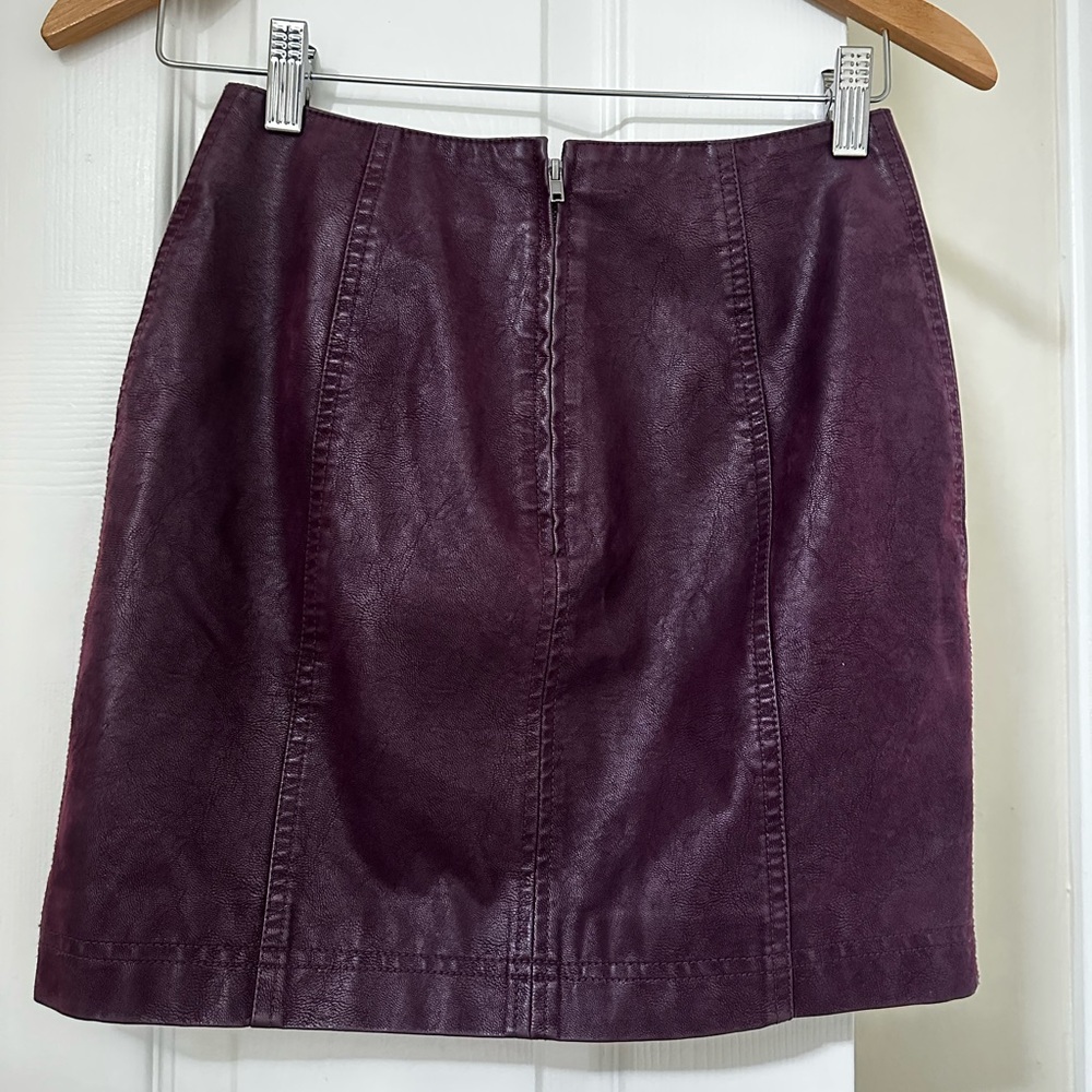 Free People Sz 0 Plum “Modern Femme” High Rise Vegan Leather A-Line Mini Skirt - Picture 4 of 8
